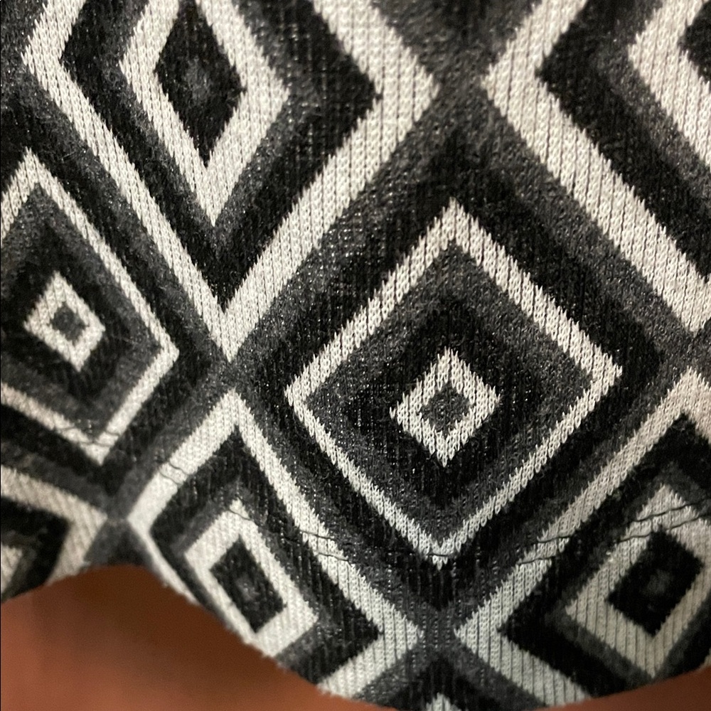 Jessica Howard Black, White & Gray Geometric Midi Dress - Picture 3 of 7